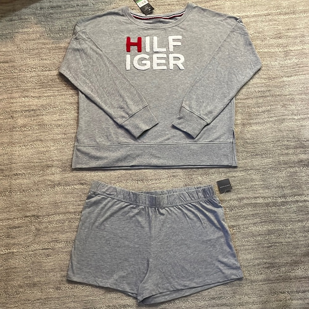 Tommy Hilfiger Women's Gray Pajama Set